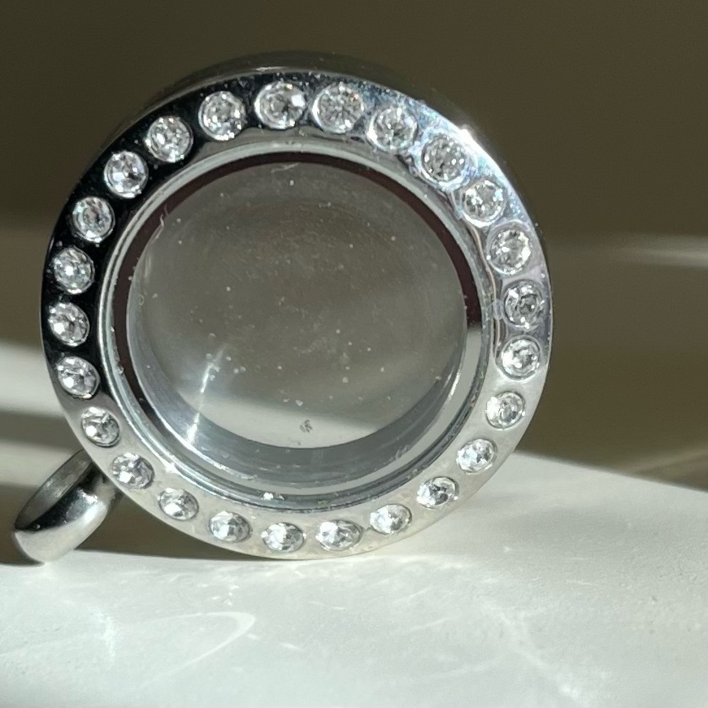 Origami Owl small silver locket w rhinestone